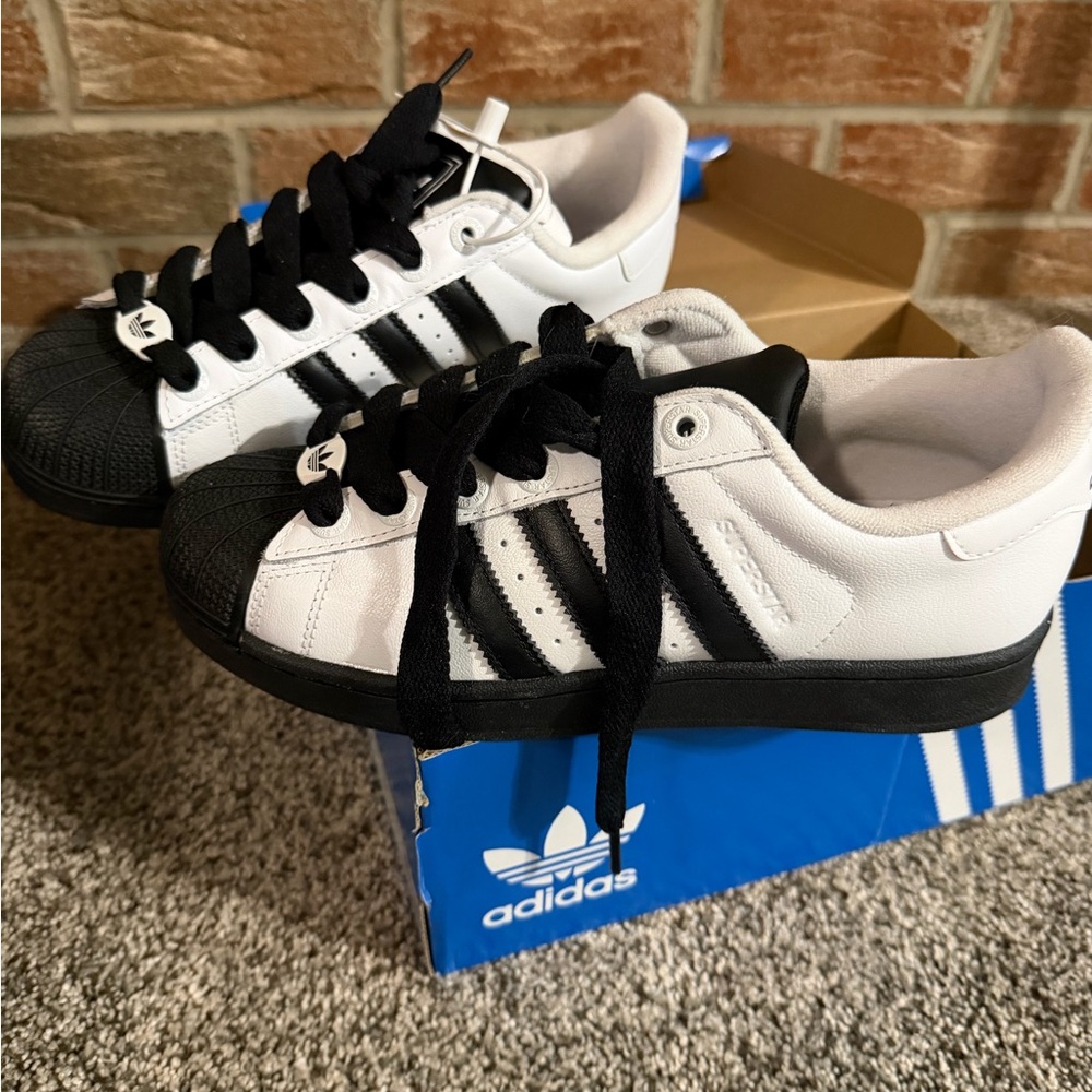 NWB Adidas Kids 7 White & Black Superstar JI0210 UK 6.5 LIMITED SHOES NEW
